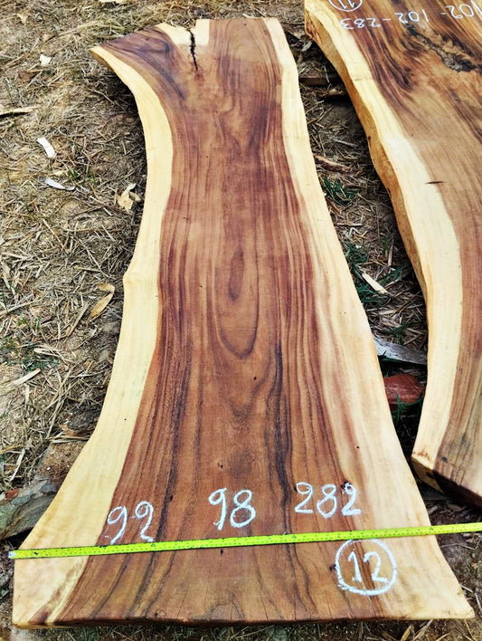 Tisch aus Akazienholz 12 - produziert in Thailand