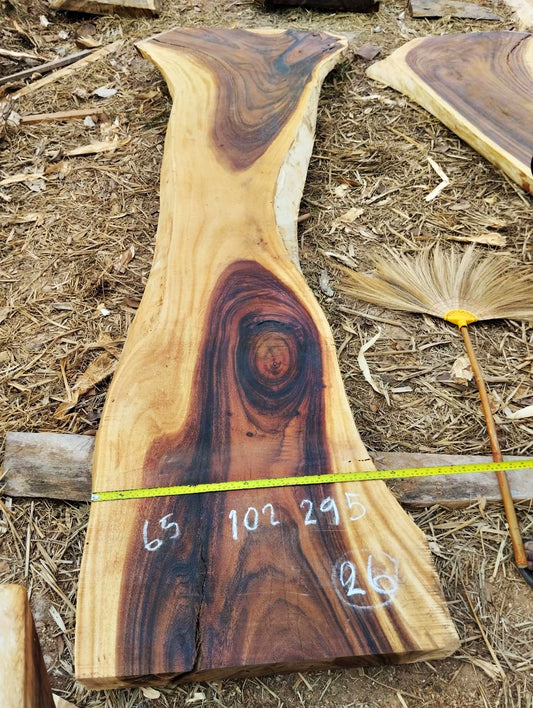 Tisch aus Akazienholz 26 - produziert in Thailand